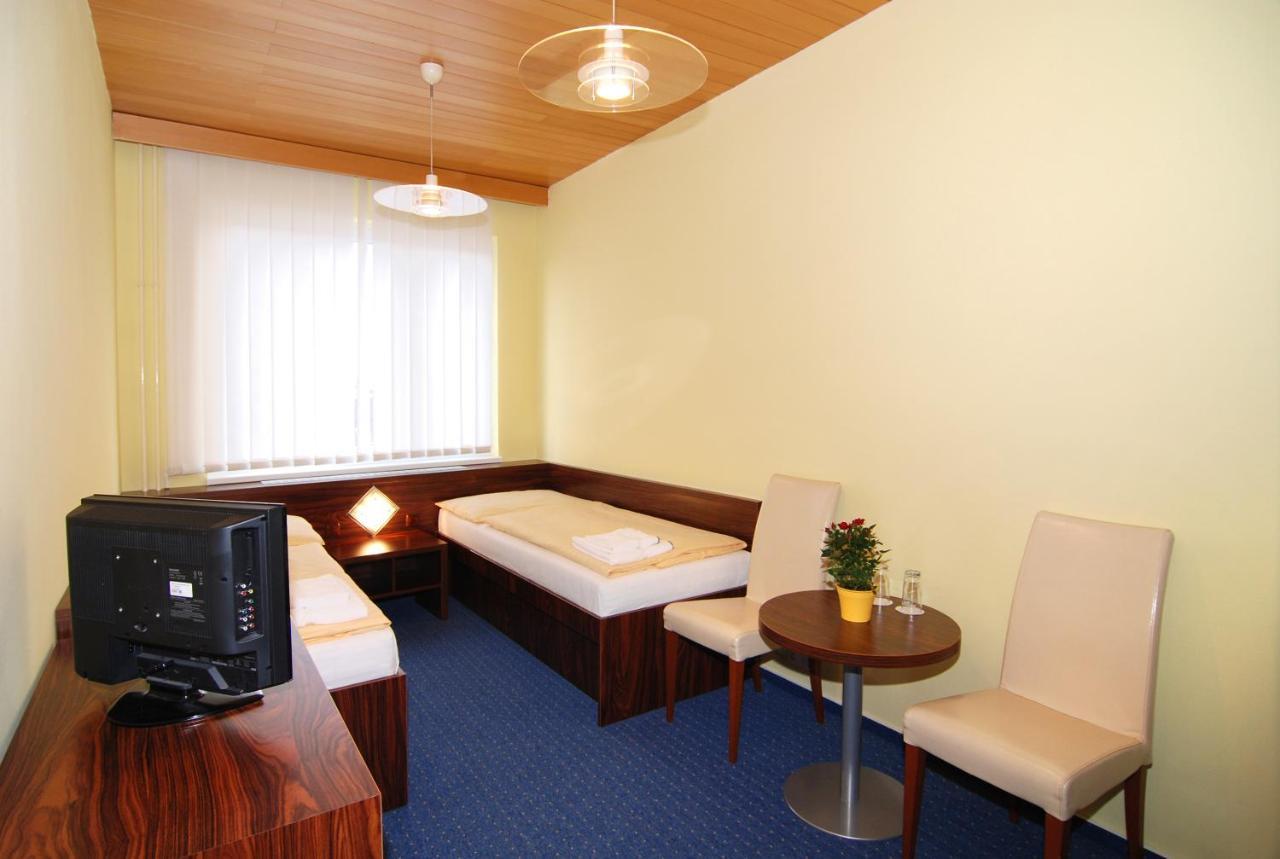 Hotel Bila Ruze Písek Exterior photo